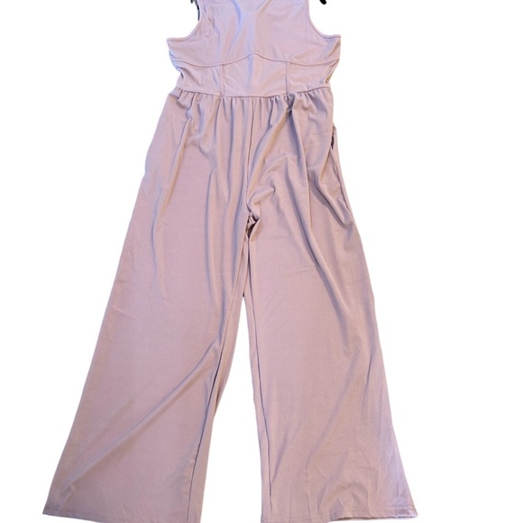 New Mauve Jumpsuit / Romper in Size XXL - Picture 5 of 7